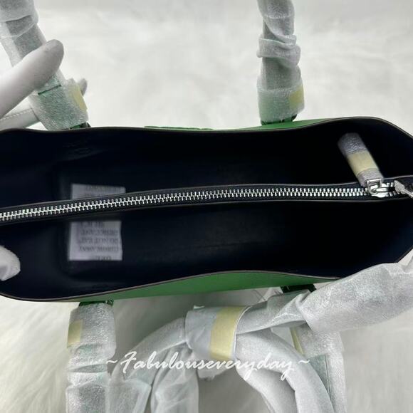 Coach Mollie Tote Bag 25 Crossbody In Leather/Kelly Green CV966 NWT - Picture 8 of 9